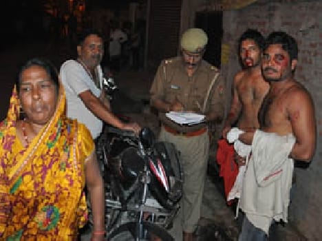 two parties fight in goplapur, five injured